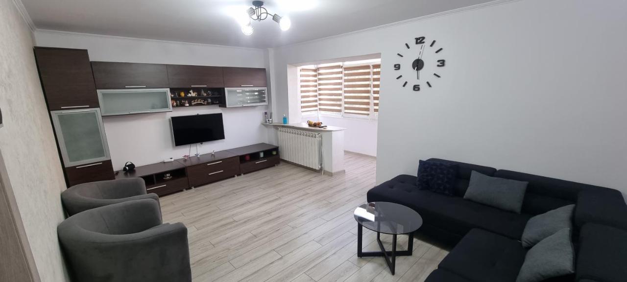 Ilona Apartament 3 Camere Râmnicu Vâlcea Eksteriør billede