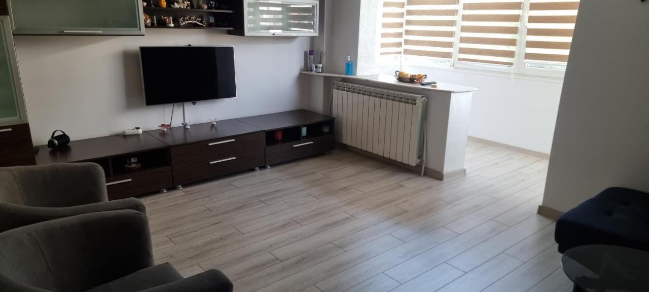 Ilona Apartament 3 Camere Râmnicu Vâlcea Eksteriør billede