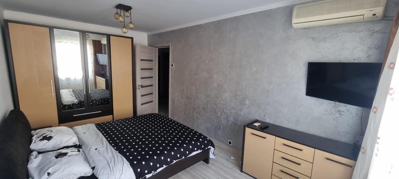 Ilona Apartament 3 Camere Râmnicu Vâlcea Eksteriør billede