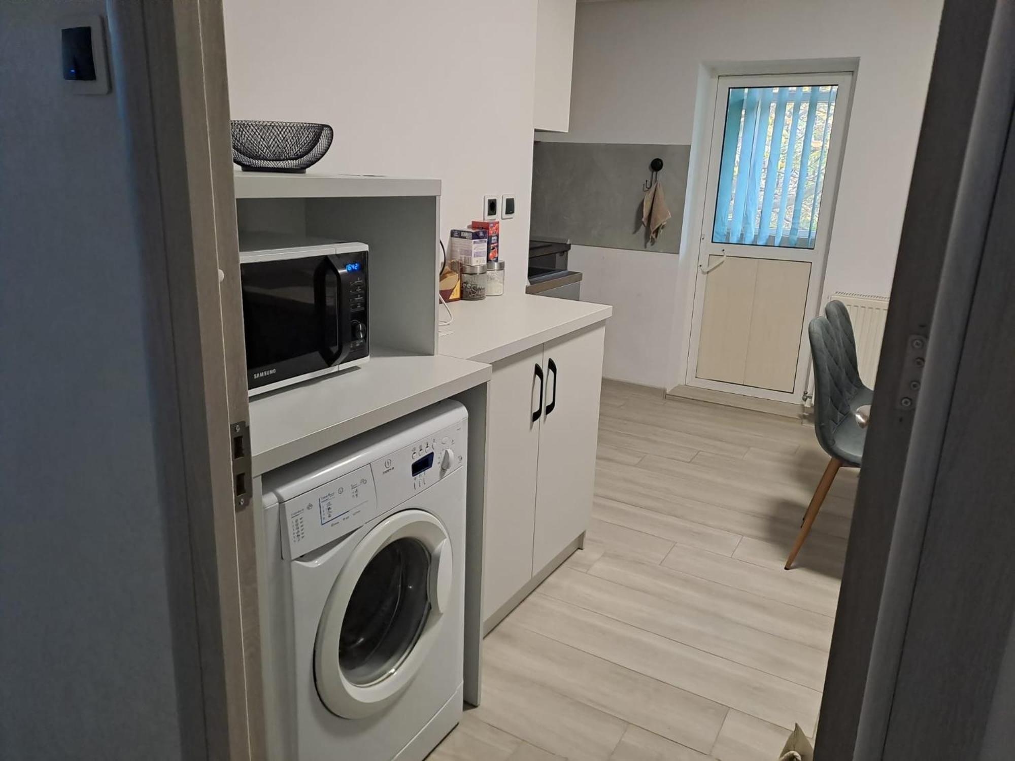 Ilona Apartament 3 Camere Râmnicu Vâlcea Eksteriør billede